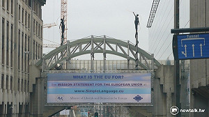 政局詭譎 英留歐脫歐兩派都使出拖字訣 (胡蕙寧)