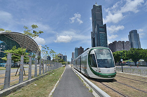 領先全台 高雄輕軌4日正式通車