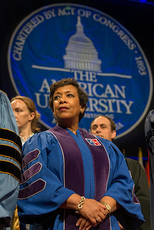 美司法部偵結電郵案不起訴  希拉蕊全身而退