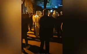 連續封控45天沒飯吃 上海紀王鎮居民圍攻警察 上鋼新村也「起義造反」