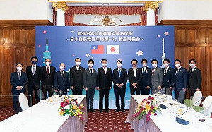 外交部曝4種台灣水果招待「自民黨青年局」訪團