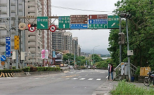 不再霧嗄嗄！新北交通標誌牌面大清「零」