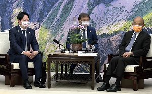 拜會蘇揆 小倉將信：將協同該局及國會支持台灣加入CPTPP