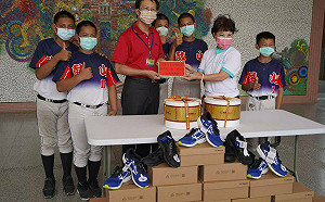 光覺心靈協會贊助球鞋激勵  高雄鼓山少棒拿下全國軟式聯賽季軍