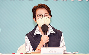 幼兒疫苗改集中造冊  家長氣炸批「先搶先輸」！黃珊珊：疫苗夠沒有輸贏