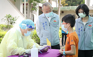 苗栗＋1151！又傳102歲高齡確診者  免費快篩領取條件一覽