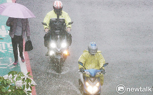 首波梅雨鋒面週五報到「低溫探16度」！專家：大雷雨連炸4天
