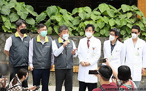 高嘉瑜建議開放網購快篩 陳時中：建置好高峰期就過了