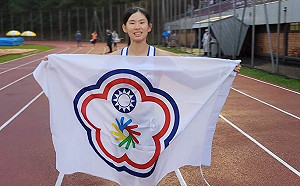 台灣第一人！聽奧美女許樂跨欄奪金