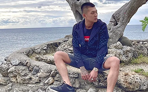 女老師私訊關心！鳳梨竟反問「結婚了嗎？」網笑：真男人