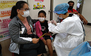 屏縣新增2142例  高中以下學校下週停課一週