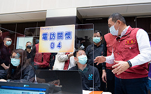 侯友宜5月宣布3月已設防疫派遣中心 周玉蔻：4/14恩恩媽求救時派遣中心在哪？