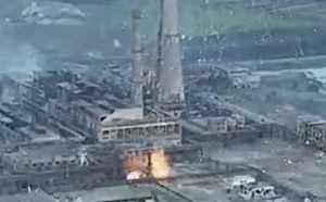 久攻不下出狠招! 俄軍竟用2000度高熱白磷彈攻擊亞塑鋼鐵廠