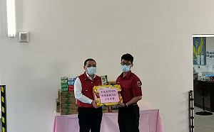 新北市長侯友宜慰問消防  警察第一線防疫辛勞同仁