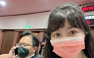 高嘉瑜確診武漢肺炎 怪邱志偉｢脫罩喝咖啡｣遭嗆：無良無知出賣靈魂