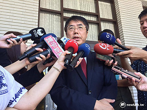 馬維拉神救援？小英民調跌綠委推給馬英九