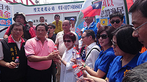 迎接護島漁民回港 洪秀柱批小英不護主權