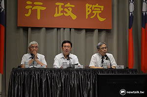 為Uber解套 賀陳旦：計程車業不應放棄改進