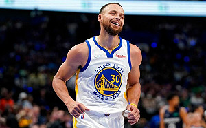 (影)轉身離開！勇士柯瑞秀經典轉身投籃