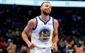 柯瑞31分爆發！勇士擊敗獨行俠聽牌