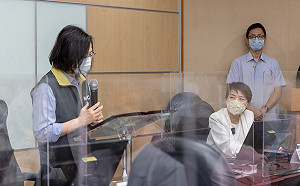 小英愛問「黃珊珊在哪裡」 幕僚：因怕又被說害柯文哲風中受寒