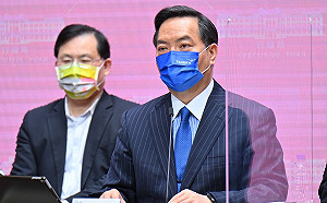 蘇貞昌加贈免費快篩：中低收入每人5劑、長照住民每人3劑 