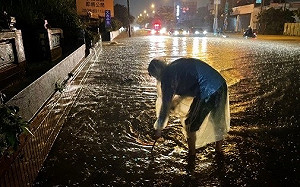 雨彈襲擊 台中海線多處道路淹水