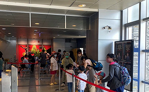 屏縣新增2648例  屏東火車站輝瑞兒童疫苗速打站大排長龍