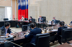 蘇貞昌：設立兒童疫苗大型施打站 放寬邊境總量管制及檢疫天數