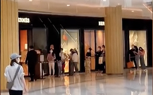 報復性消費來了! 上海終於解封 HERMÈS、DIOR門口大排長龍