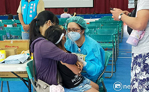 兒童疫苗快打站打氣滿滿 家長：先打先安心