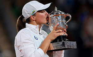 球后斯威雅蒂法網摘冠 不忘為烏克蘭打氣