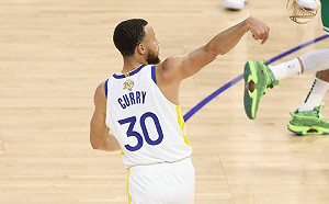 柯瑞狂砍29分　勇士G2主場扳平戰局