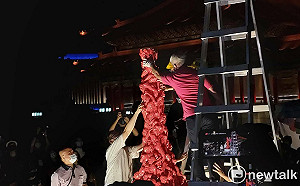 六四藝術展品恥辱柱遭潑漆 19歲男遭逮稱經濟受疫情影響洩憤