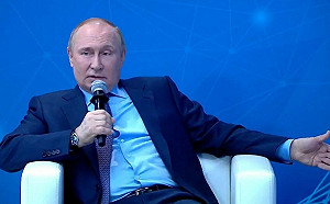 普丁演說狂轟西方、稱「單極世界時代已終結」卻因網攻糗延遲1.5hr