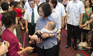 總統府親子日  蔡英文：熱情家屬好像加油團