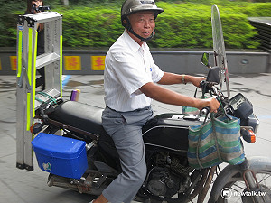 目睹車禍慘況  他花5年擦遍北台反光鏡