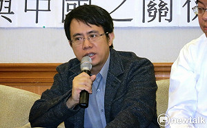 顏厥安證實 總統說「威權時期不是大家都選擇服從嗎？」