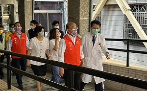 屏東新增2190例  蘇貞昌訪視部立屏東醫院