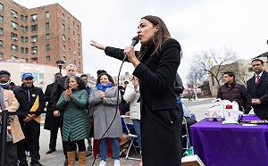 支持拜登選2024？民主黨極左派網紅議員AOC秒迴避