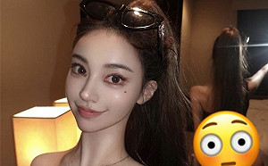 世新女神低胸自拍！鏡子反射全看光