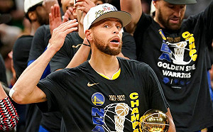 奪冠激動怒吼　柯瑞：還有什麼要說