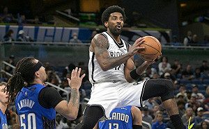 跟詹皇聚首？厄文跟籃網談判不順