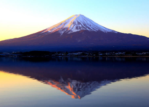 日出紅暈染出「赤富士」 攝影師大嘆: 真像葛飾北齋的畫一樣| 國際
