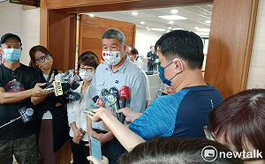 張亞中訪高市議長  轟黨中央做假民調「玩人」