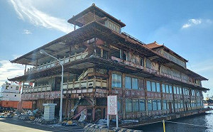 「海上皇宮」荒廢影響航安 高雄港務公司：將委外拆除