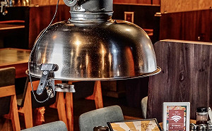 展店首重防疫 燒肉店推手機點菜、機器人帶位送餐