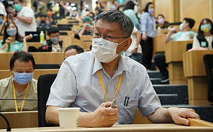 蔣萬安轟黃珊珊未請辭遭酸雙標 柯：每天工作爭取認同也是新模式