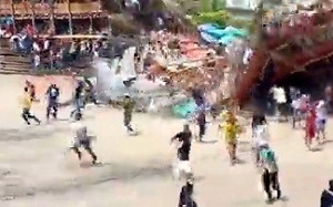哥倫比亞鬥牛場突然坍塌 釀6死257傷 公牛逃跑中
