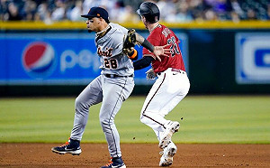 (影)內野魔術師Baez神級美技 跑者傻眼